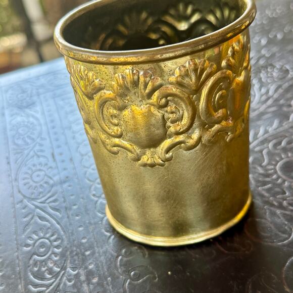 Vintage Brass Etched Cup / Planter – Made in India - Picture 4 of 5